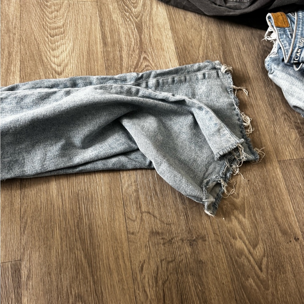 Women’s Distressed Idyllwind Flare Jeans - Picture 3 of 4